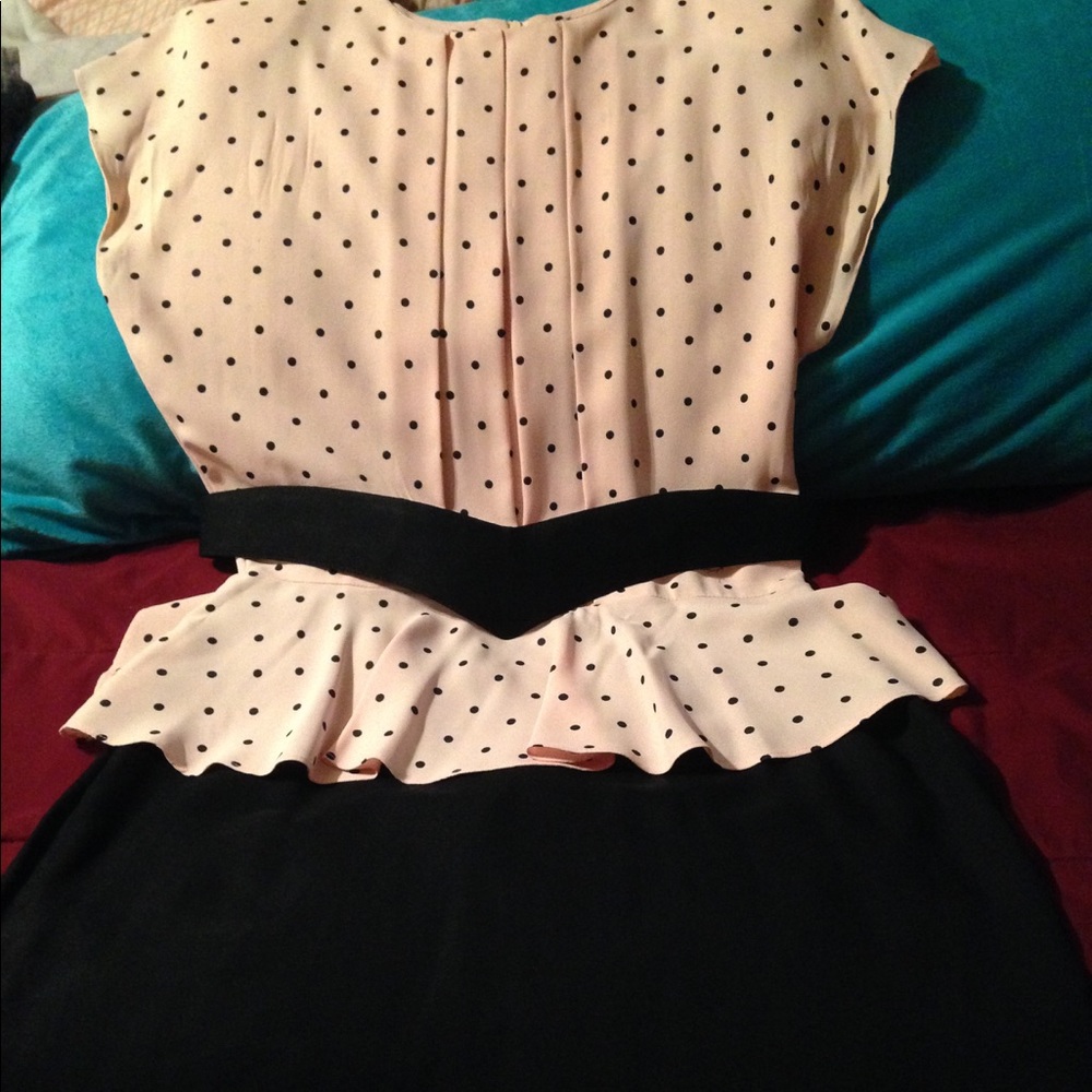 Vintage polka dot dress w/belt